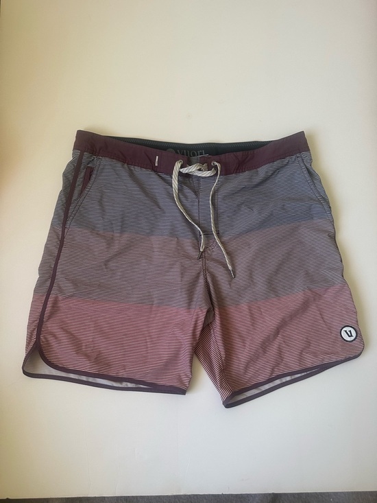 Vuori Other - Vuori Cruise Men’s Striped Lightweight  Boardshorts ~36